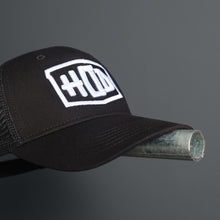 Laden Sie das Bild in den Galerie-Viewer, „H.O.D Black“ Trucker Cap (Snapback)